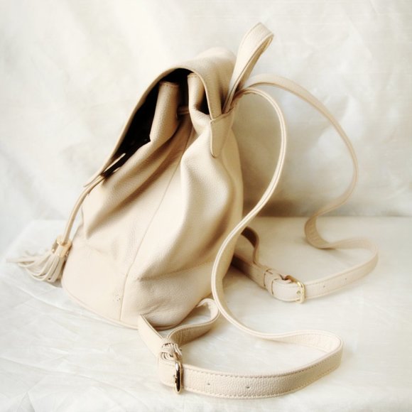 Cream Bucket Bag Backpack - Picture 5 of 6